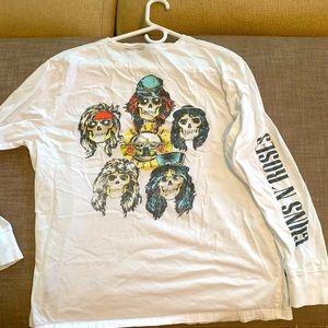 Guns N Roses long sleeve tee! Rare white color.  Garlic on back is badass!